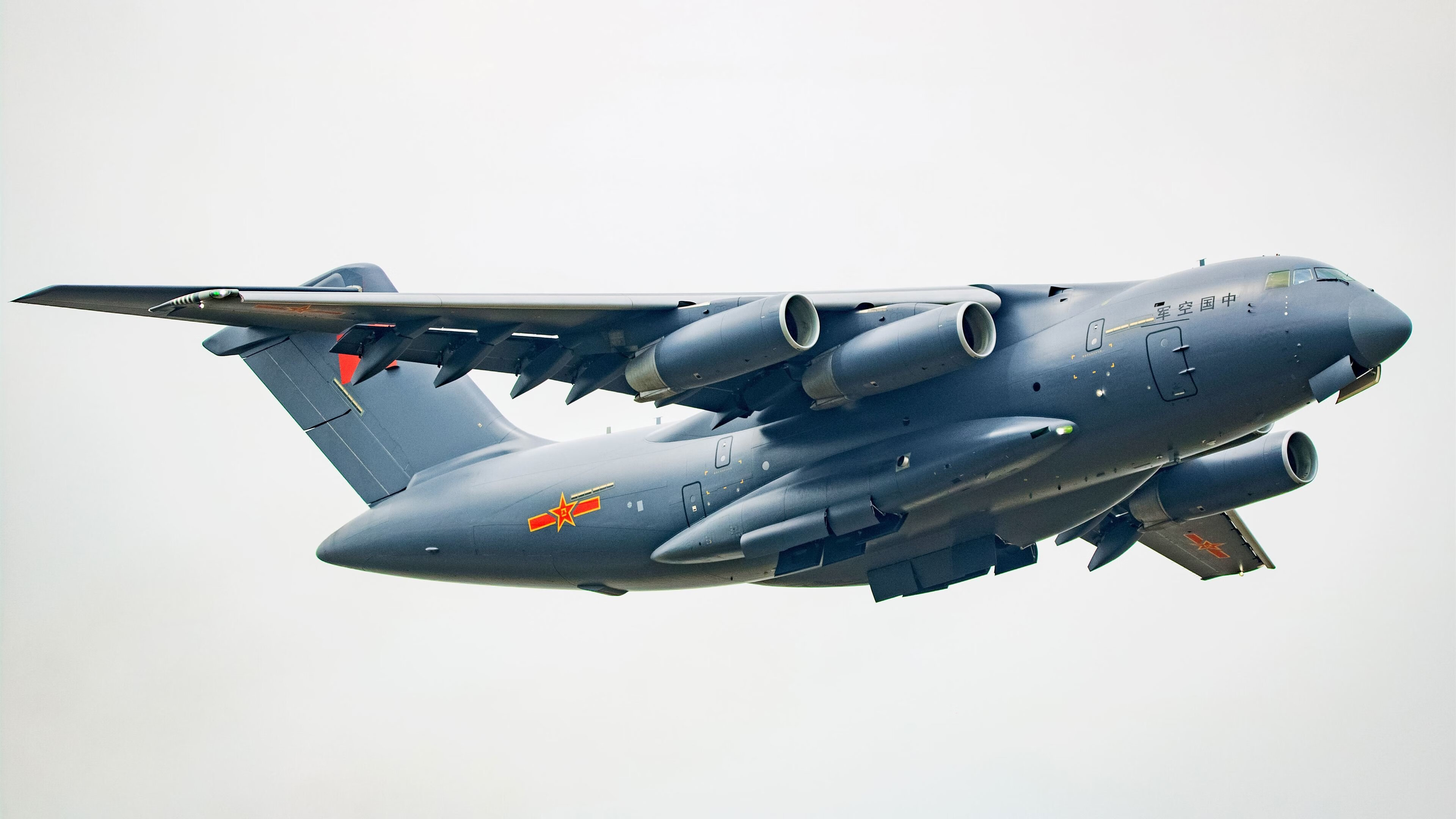 开云权威入口-“亚戈·卡尔曼的精准传球与进攻视野,成就阿根廷美洲狮队的制胜法宝”